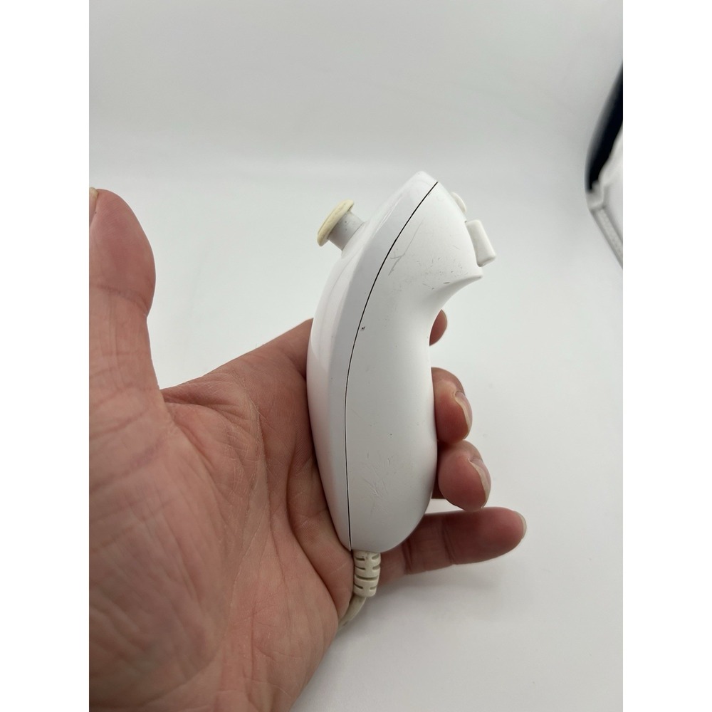 Nintendo‎ Wii OEM RVL-003 White Controller w/ Nunchuck & Sleeve Bundle Tested - Picture 14 of 14